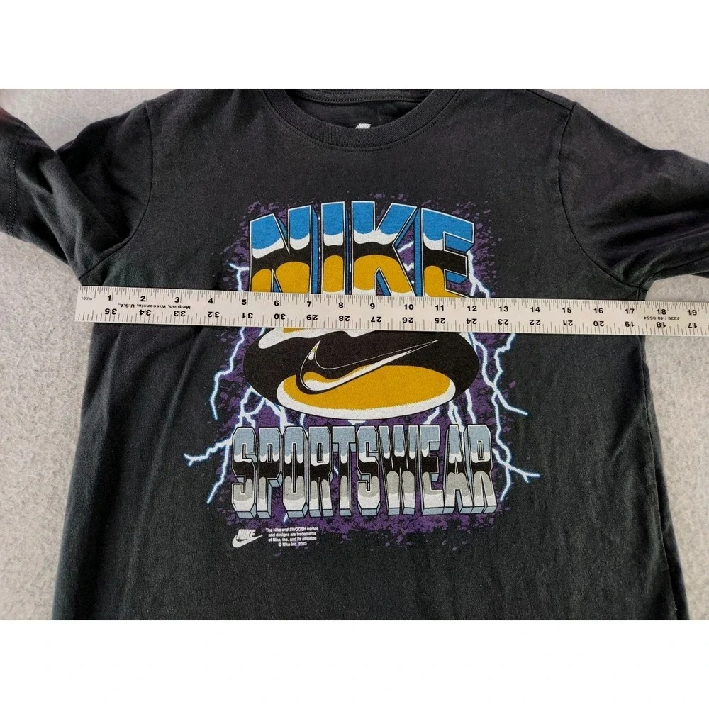 Nike youth large